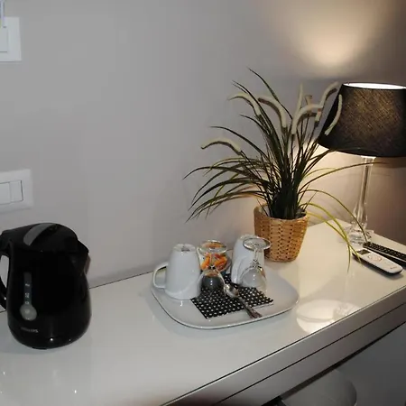 Room In Guest Room Roma